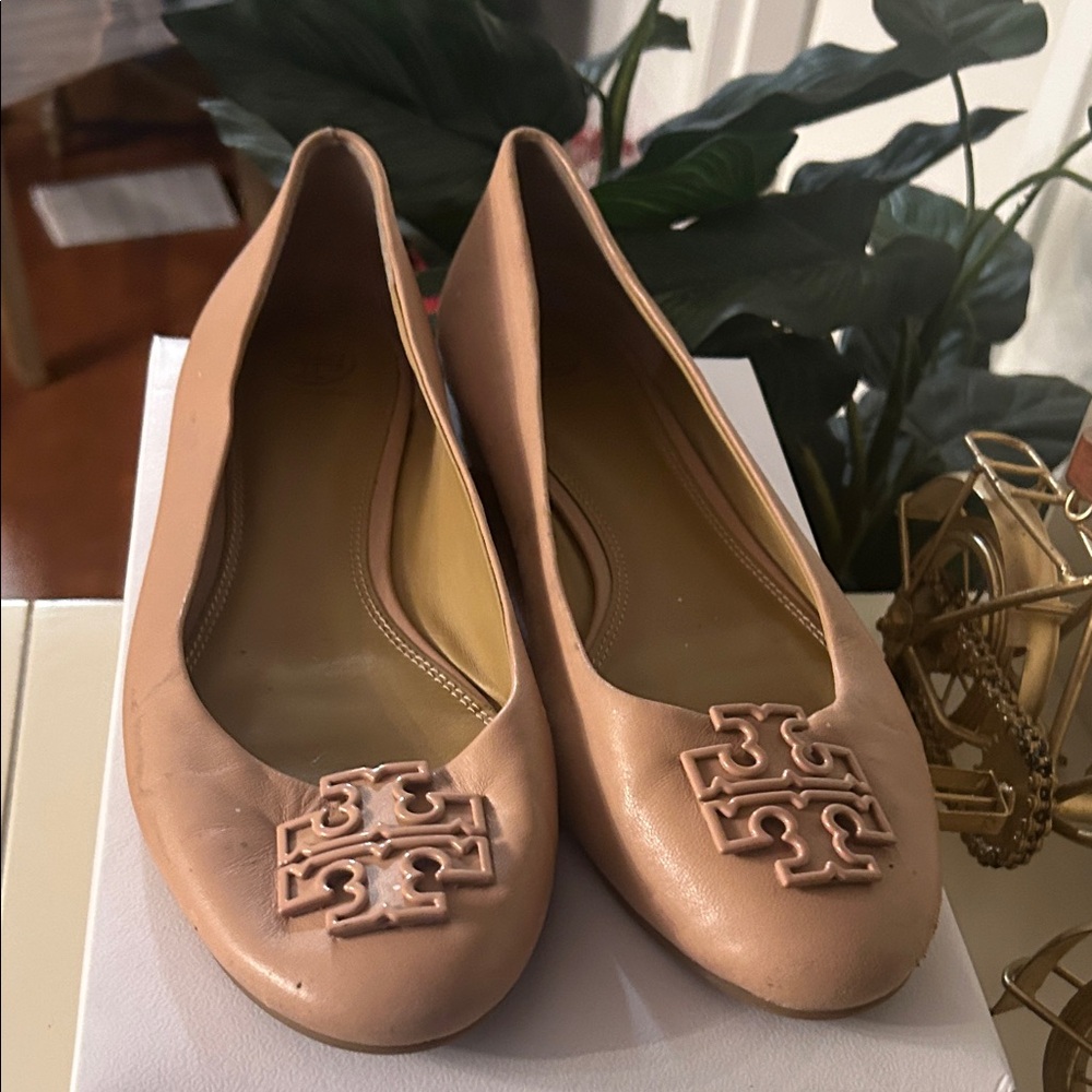 Tory Burch Women's Nude Pink Flats size 11 - Picture 2 of 5